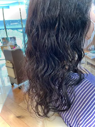 ロング パーマ 黒坂 唯奈 /パーマとボブ特化のヘアスタイル