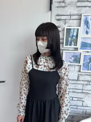 ミディアム 廣瀬 美月のヘアスタイル