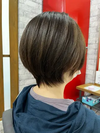 ショート カラー 磯山 直貴のヘアスタイル
