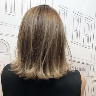 ミディアム カラー TOMOKA 艶髪/透明感カラーのヘアスタイル