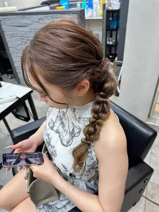 ヘアアレンジ りおん レイヤー/ベージュのヘアスタイル