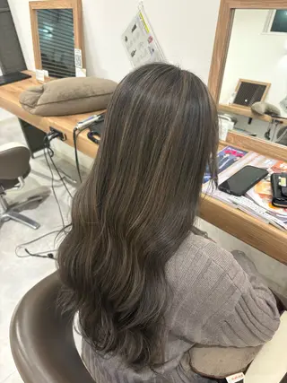 ロング カラー 渡邊 玲来のヘアスタイル