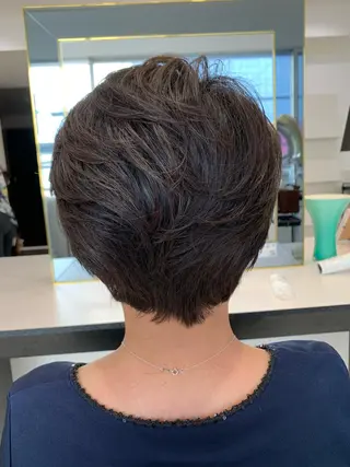 ショート カラー 小田切 栄司のヘアスタイル