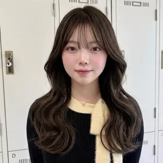 ロング 松葉 柚月のヘアスタイル