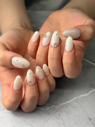 ネイル 【UNE.】 長さだしフィルインのネイルデザイン