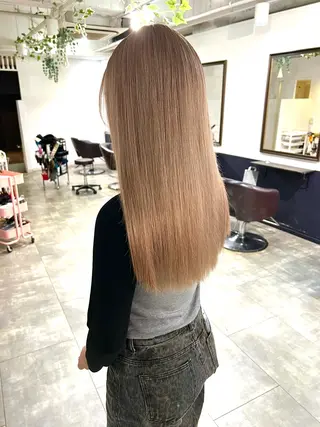 ロング ケアブリーチ/ili 村上佳那多のヘアスタイル