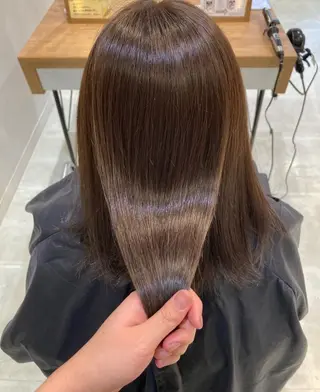 セミロング レイヤー/インナー カラー🦋ルイのヘアスタイル