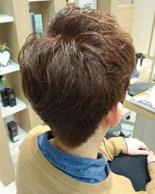 ショート カラー 透明感ハイライト◎ 伊藤夏海のヘアスタイル