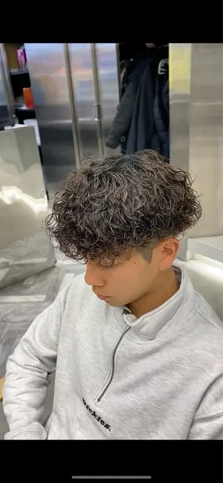 パーマ メンズ シャドウパーマ/ ルーズパーマ/メンズのヘアスタイル