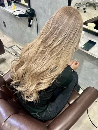 ロング 池袋/カラー特化🎨 ロング料金なし🩵のヘアスタイル