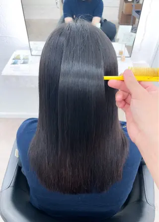 セミロング 岡安優太 顔まわり似合せが得意のヘアスタイル