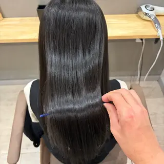 ロング ans(アンス)所属・山上 佳汰/髪質改善/艶髪のヘアスタイル