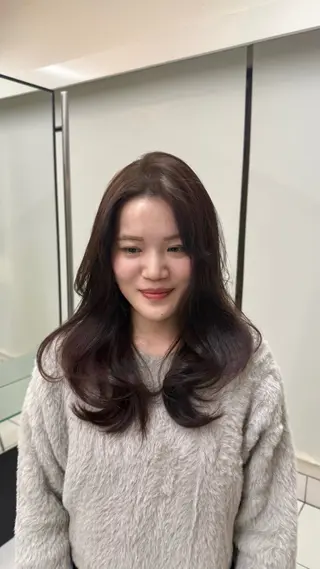 ロング カラー akari / ミディアムパーマのヘアスタイル