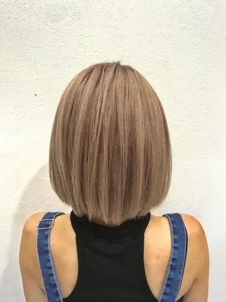 ショート ブリーチカラー☆ 再生トリートメントのヘアスタイル