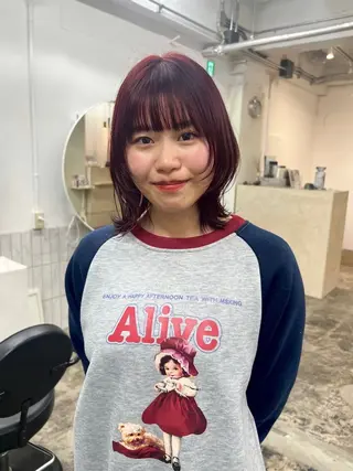 ミディアム カラー Terve. 赤松 メイのヘアスタイル