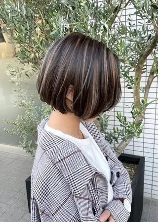 ショート カラー Mika XELVEのヘアスタイル