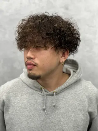 ミディアム カラー パーマ 新宿メンズカット💈 瀧瀬 剣也のヘアスタイル