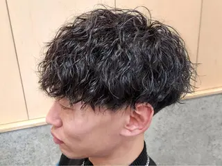 ショート パーマ メンズ 原口 颯太のヘアスタイル