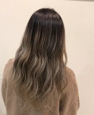ロング 中川 茜里のヘアスタイル
