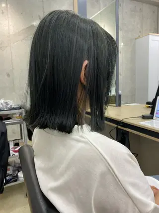 ミディアム カラー オリーブ/アッシュ やわらか透明感カラーのヘアスタイル