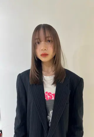 ミディアム 黒染め落とし ムラ修正　ハイトーンのヘアスタイル