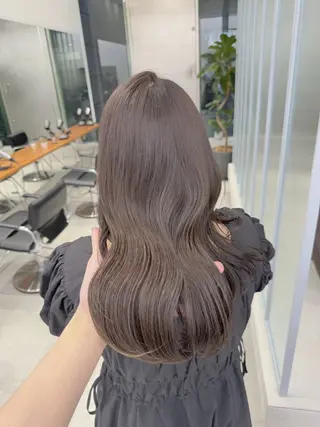 ロング カラー ブリーチなし 寒色カラーのヘアスタイル