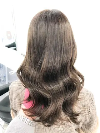 ロング カラー ハイトーン×レイヤー カットTAKUMIのヘアスタイル