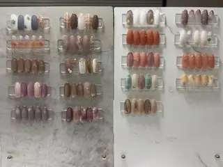 ネイル ERFOLG 横浜店 鈴木桃のネイルデザイン