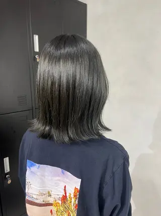ミディアム カラー 小森聖奈 韓国風レイヤーカットのヘアスタイル