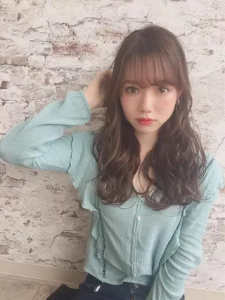 セミロング カラー パーマ ヘアアレンジ Watai 艶髪 當間 大知のヘアスタイル