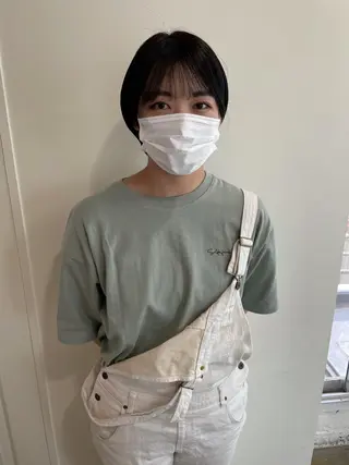 ショート カラー MIOベージュカラー 柔らかいカラーのヘアスタイル