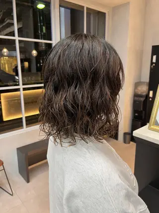 ミディアム パーマ 🦩レイヤー|透明感 カラー🦩makoのヘアスタイル