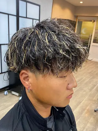 ミディアム カラー パーマ メンズ 田口 慎士のヘアスタイル
