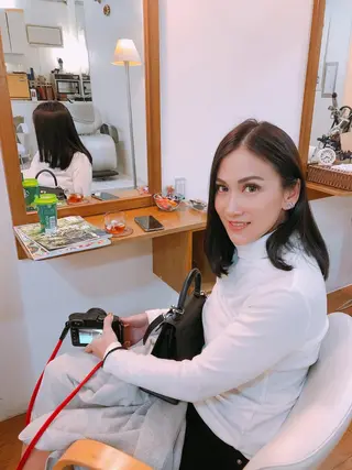 ミディアム 塩崎 春香のヘアスタイル
