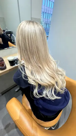 ロング SALOWIN札幌大通り所属・札幌ブリーチカラー/ ダブルカラー/ドイのヘアスタイル