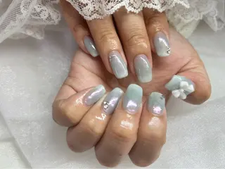 ネイル HENECY💞 SHIERIのネイルデザイン