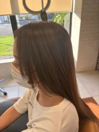ロング カラー 山崎 美羽のヘアスタイル