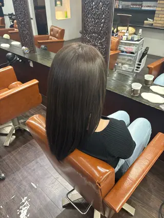 ロング カラー 本間友也/透明感 /ハイトーンのヘアスタイル