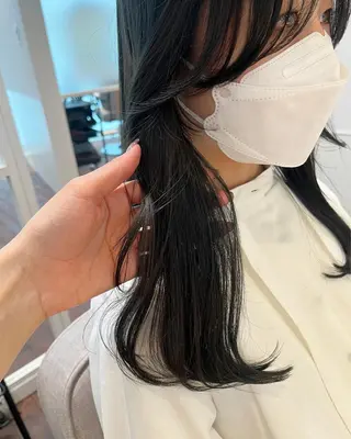 セミロング カラー 片岡 由依のヘアスタイル