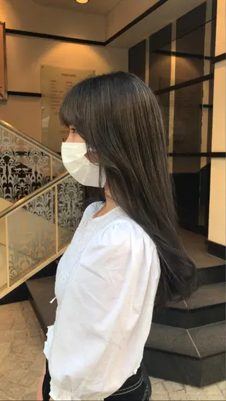 カラー 山下 とよかのヘアスタイル