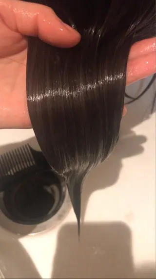 ロング カラー 森岡 紗羽のヘアスタイル