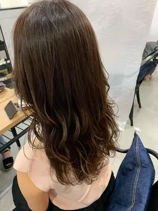 ミディアム カラー パーマ ヘアアレンジ メンズ キッズ ネイル マツエク・マツパ 切りっぱなしヘアボブ ミディアムヘアRYOのヘアスタイル