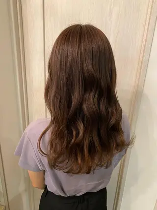 セミロング カラー 牧 藍歌のヘアスタイル