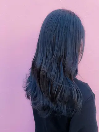 ロング カラー momb 折戸結菜のヘアスタイル