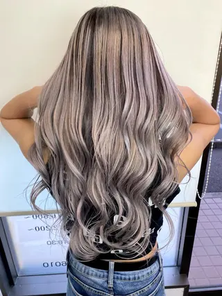 ロング カラー peg.hair所属・ブリーチカラー🫧 森　凪沙のヘアスタイル