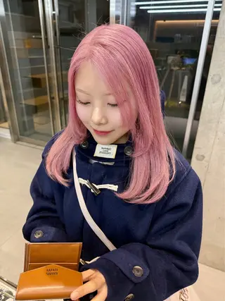 セミロング カラー 大塚 夏生のヘアスタイル