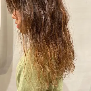 ロング パーマ 村山 莉沙のヘアスタイル