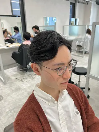 ショート カラー パーマ メンズ 関西センターパート メンズモデル募集のヘアスタイル