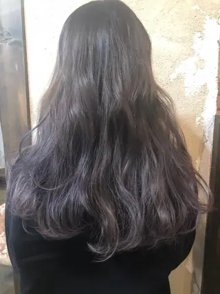 ロング カラー M. YURIのヘアスタイル