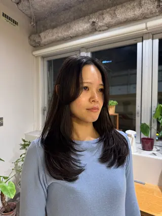 ロング まほ/レイヤーカット 🍒🤍透明感カラーのヘアスタイル